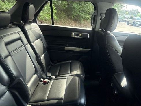 Used 2021 Ford Explorer XLT w/ Equipment Group 202A RWD image 19