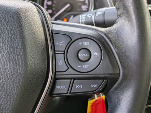 Used 2019 Toyota Camry LE image 23