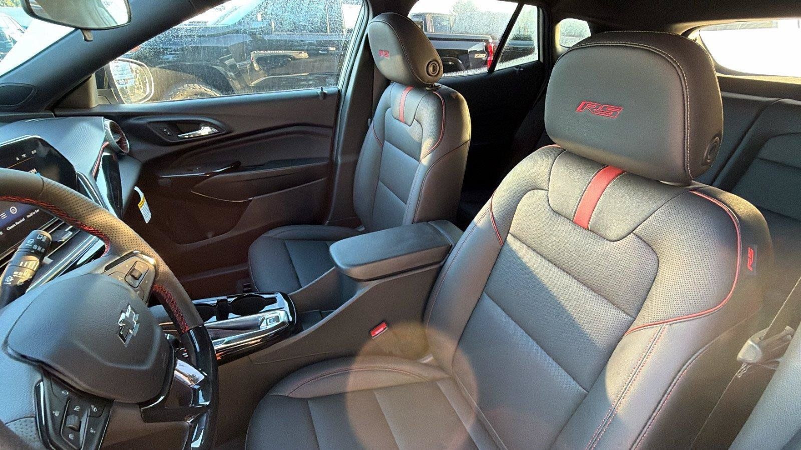 New 2026 Chevrolet Trax RS w/ Sunroof Package FWD image 18