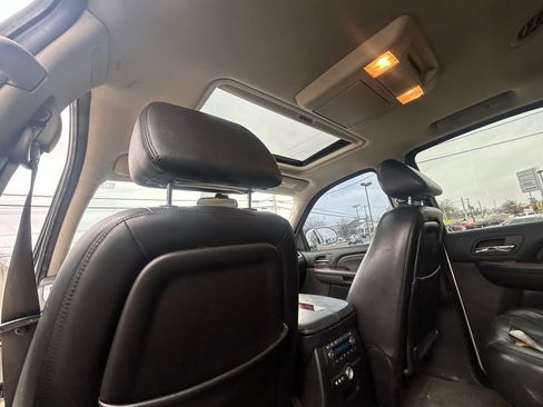 Used 2008 Cadillac Escalade AWD image 27