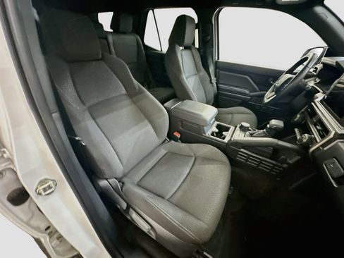 Used 2025 Toyota 4Runner SR5 AWD/4WD image 32