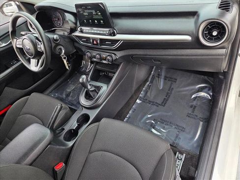 Used 2021 Kia Forte FE image 19
