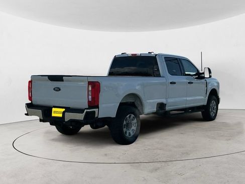 Used 2024 Ford F350 XLT AWD/4WD image 5