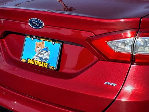 Used 2014 Ford Fusion SE w/ Equipment Group 202A FWD image 26
