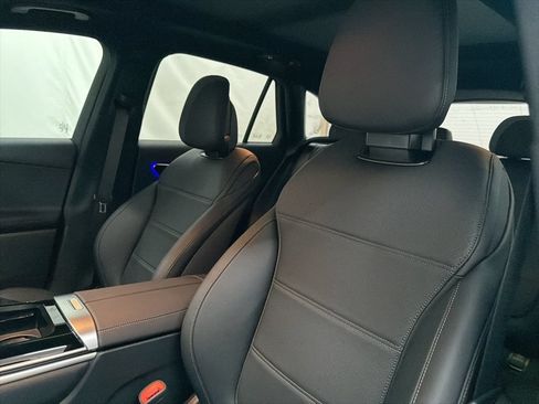 Used 2026 Mercedes-Benz GLC 300 image 13