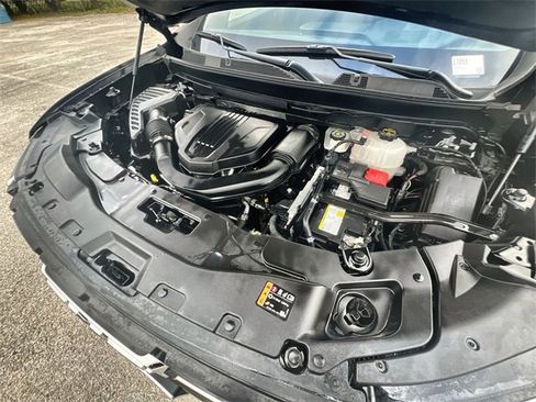 Used 2025 GMC Acadia Elevation image 29