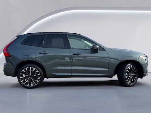 New 2026 Volvo XC60 B5 Ultra w/ Climate Package image 3