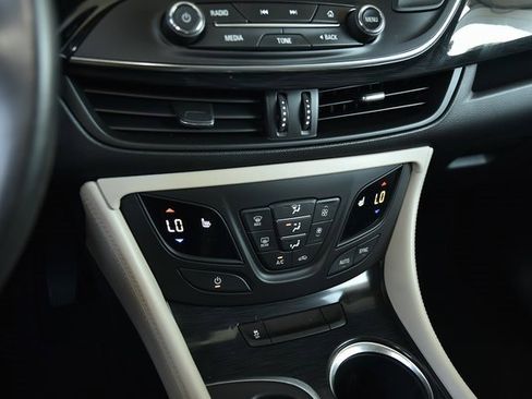 Used 2018 Buick Envision Preferred image 21