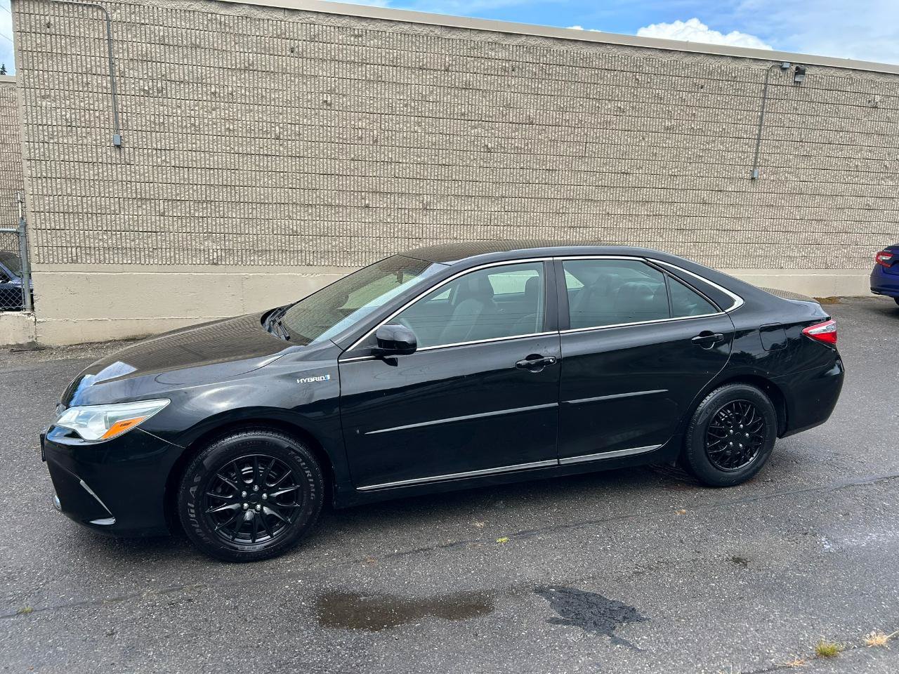 Used 2017 Toyota Camry LE FWD image 19