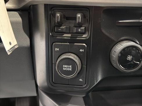 Used 2025 Ford F350 XLT image 13
