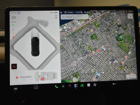 Used 2023 Tesla Model Y Long Range AWD/4WD image 26