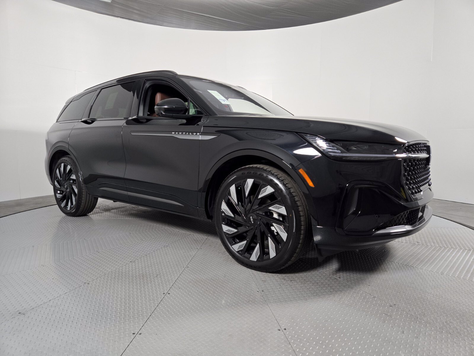 New 2026 Lincoln Nautilus Reserve AWD/4WD image 2