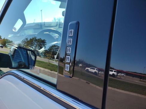 Used 2020 Ford F150 Platinum w/ Equipment Group 701A Luxury image 26