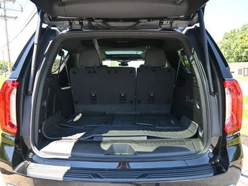 Used 2024 GMC Yukon XL SLT w/ SLT Premium Package AWD/4WD image 23