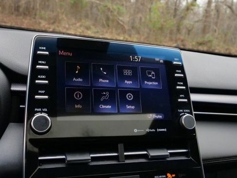 Used 2021 Toyota Avalon XSE image 14