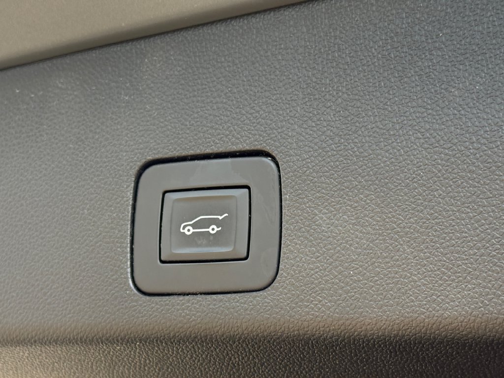 Used 2020 Buick Encore GX Preferred w/ Cold Weather Comfort Package AWD/4WD image 43