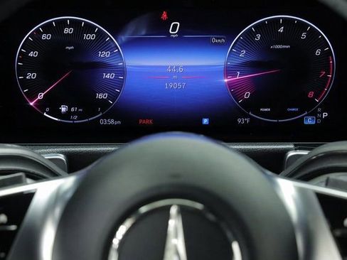 Used 2024 Mercedes-Benz GLB 250 4MATIC image 12