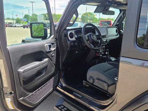 Used 2024 Jeep Wrangler Sport AWD/4WD image 9