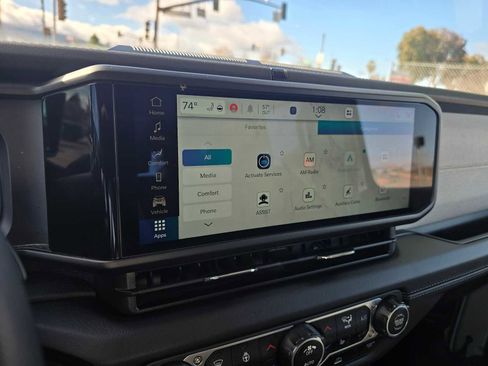 Used 2024 Jeep Wrangler Sahara image 28