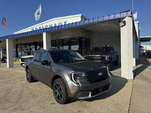 New 2025 Ford Maverick Lariat w/ 4K Tow Package image 8