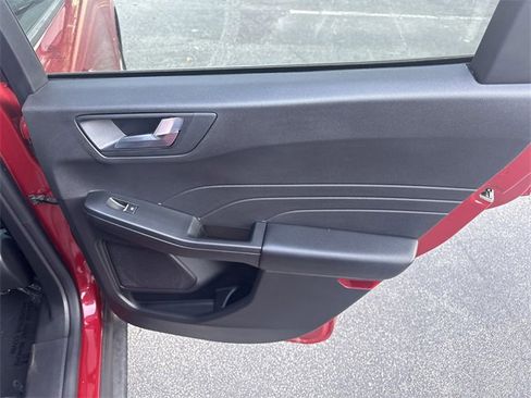 Used 2024 Ford Escape ST-Line image 18