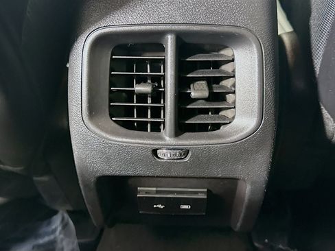 Used 2020 Jeep Cherokee Latitude Plus w/ Cold Weather Group AWD/4WD image 23