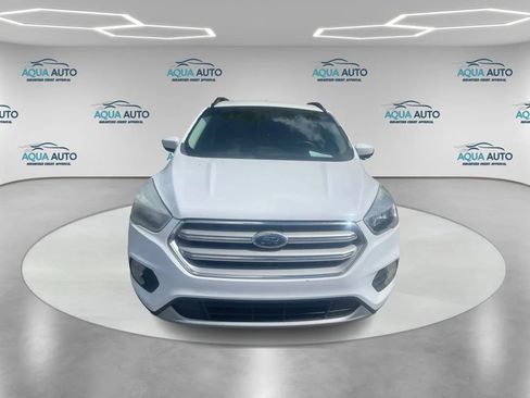 Used 2018 Ford Escape SE w/ SE Sync 3 Package image 2