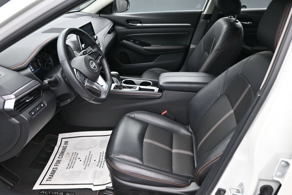 Used 2025 Nissan Altima 2.5 SR FWD image 11