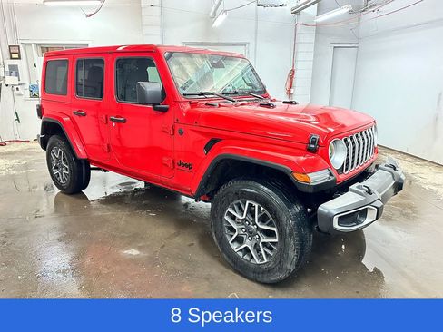 Used 2025 Jeep Wrangler Unlimited Sahara AWD/4WD image 2