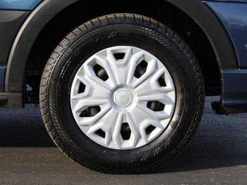 Used 2023 Ford Transit 350 XLT image 20