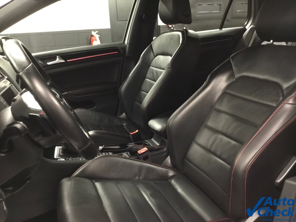 Used 2017 Volkswagen GTI SE FWD image 24
