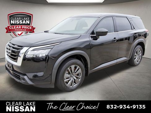 Used 2024 Nissan Pathfinder S FWD image 3