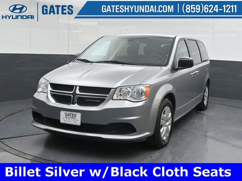Used 2018 Dodge Grand Caravan SE w/ UConnect Hands-Free Group image 6