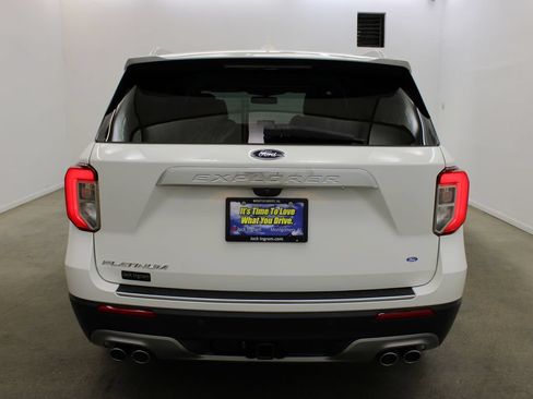 Used 2023 Ford Explorer Platinum w/ Premium Technology Package RWD image 4