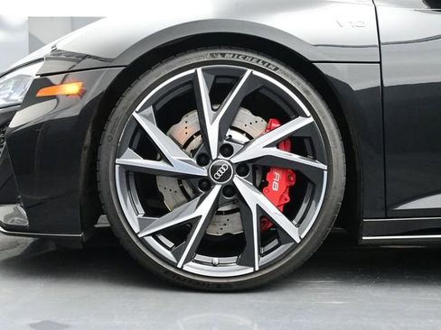 Used 2022 Audi R8 V10 w/ Premium Package image 6