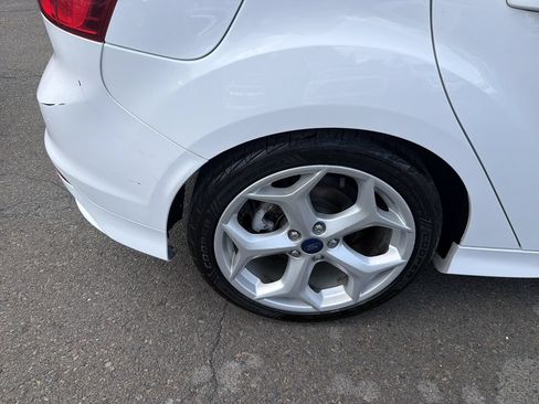 Used 2014 Ford Focus ST w/ Equipment Group 202A FWD image 31