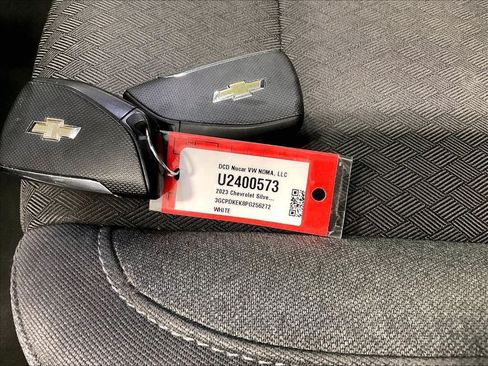 Used 2023 Chevrolet Silverado 1500 LT AWD/4WD image 30