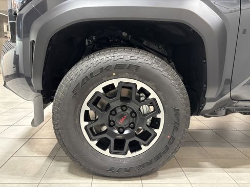 New 2025 Toyota Tacoma TRD Off-Road image 7