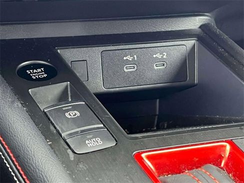 Used 2025 Nissan Kicks SR image 31