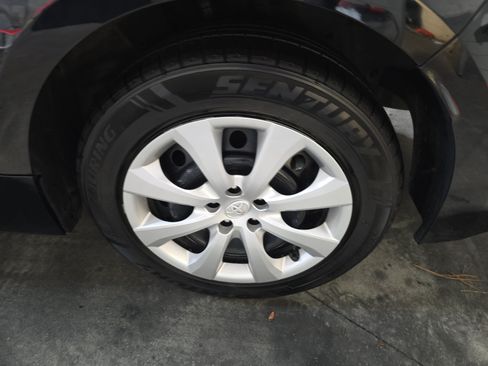 Used 2025 Toyota Corolla LE FWD image 33