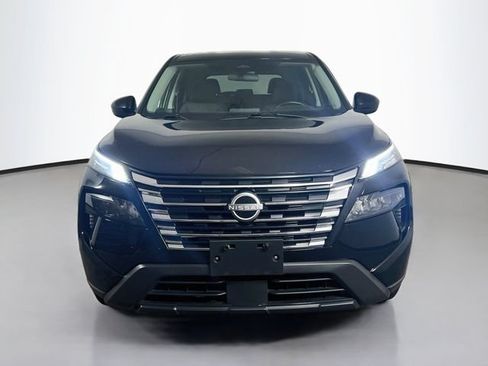 Used 2025 Nissan Rogue SV FWD image 2