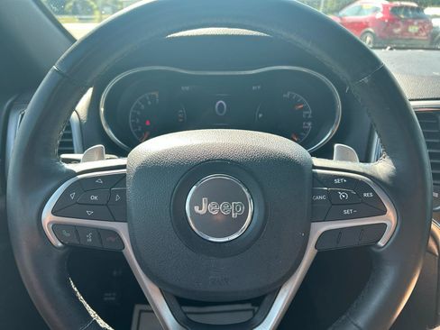 Used 2017 Jeep Grand Cherokee Altitude AWD/4WD image 12