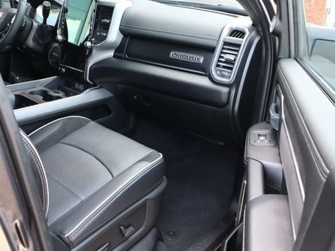 Used 2025 RAM 3500 Laramie AWD/4WD image 57