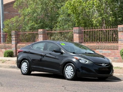 Used 2016 Hyundai Elantra SE FWD image 8