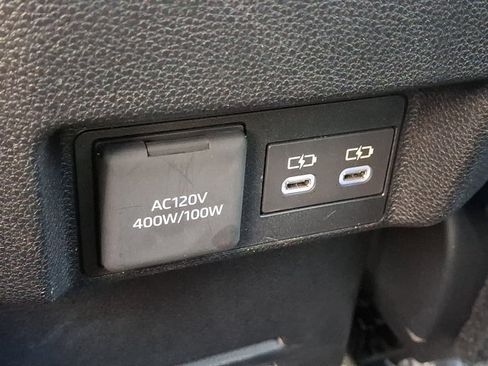 Used 2025 Toyota Tacoma Limited AWD/4WD image 11