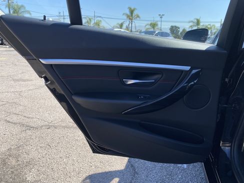 Used 2018 BMW 330e RWD image 17