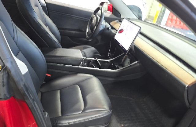 Used 2018 Tesla Model 3 Performance AWD/4WD image 9