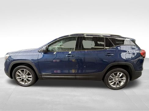 Used 2022 GMC Terrain SLT w/ Tech Package AWD/4WD image 9