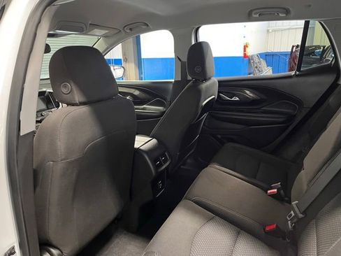 Used 2024 GMC Terrain SLE FWD image 17