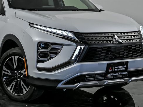 Used 2024 Mitsubishi Eclipse Cross SE AWD/4WD image 2